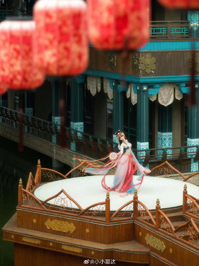 范明《小芳》中演绎祁德耀，眼神戏法让人瞠目结舌！
